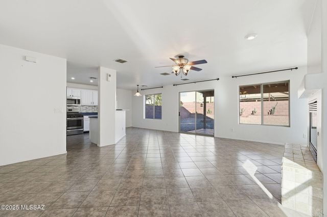 640 W Emerald Key Drive, Green Valley, AZ 85614