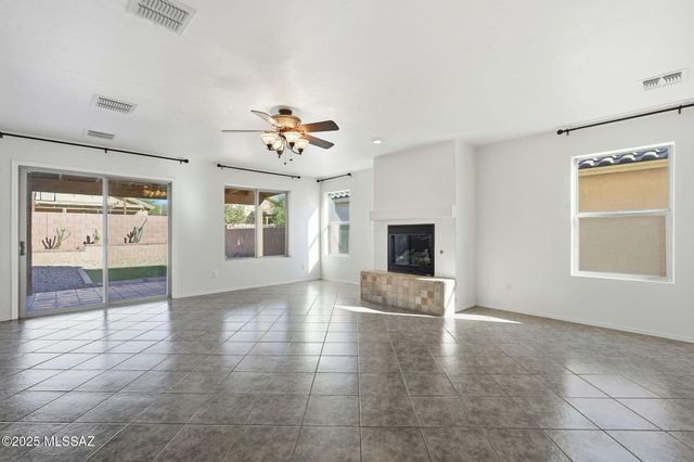 640 W Emerald Key Drive, Green Valley, AZ 85614