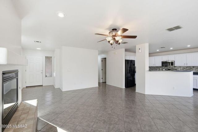 640 W Emerald Key Drive, Green Valley, AZ 85614