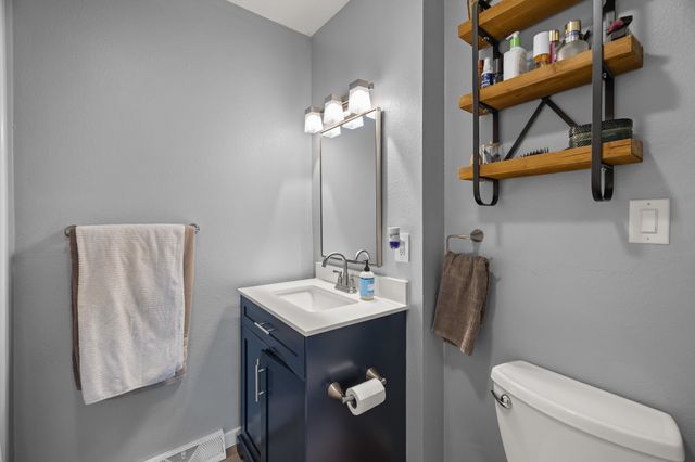 2521 Garfield Avenue, Des Moines, IA 50317