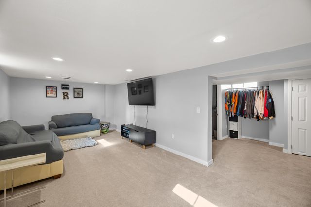 2521 Garfield Avenue, Des Moines, IA 50317