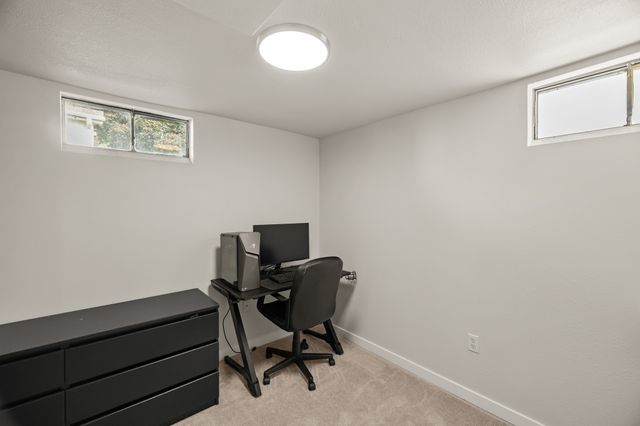 2521 Garfield Avenue, Des Moines, IA 50317