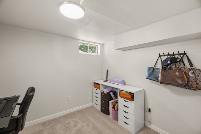 2521 Garfield Avenue, Des Moines, IA 50317