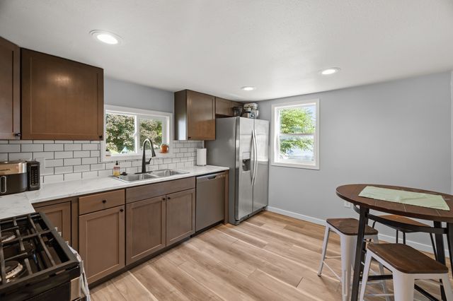 2521 Garfield Avenue, Des Moines, IA 50317