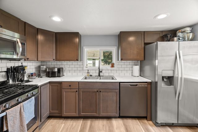 2521 Garfield Avenue, Des Moines, IA 50317