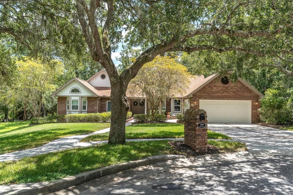 300 CASCADE LANE, Palm Harbor, FL 34684