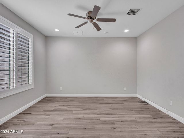 44529 N SONORAN ARROYO Lane, New River, AZ 85087