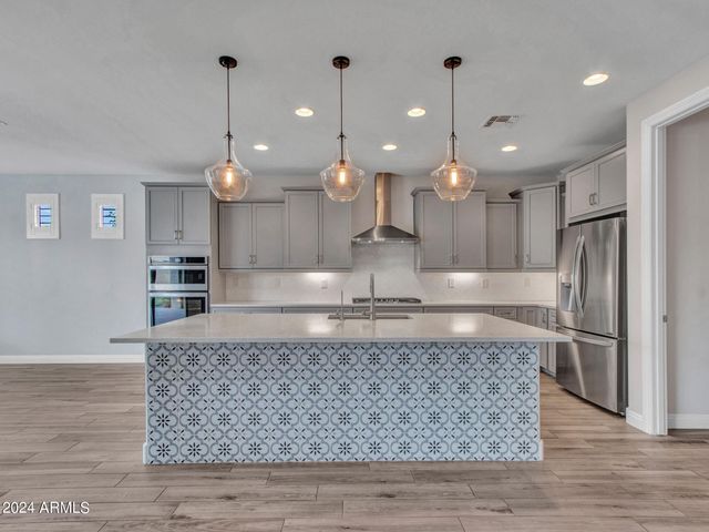 44529 N SONORAN ARROYO Lane, New River, AZ 85087