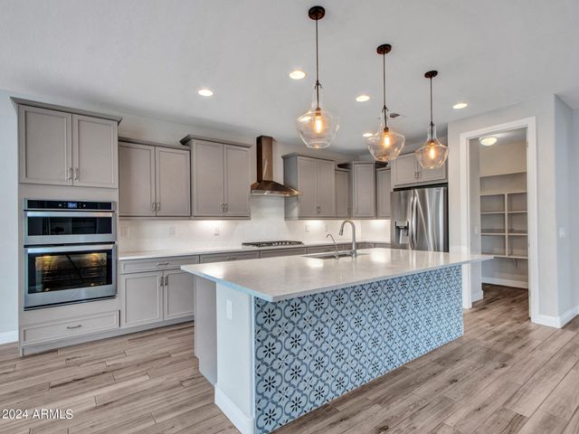 44529 N SONORAN ARROYO Lane, New River, AZ 85087