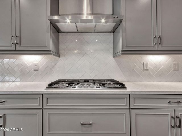 44529 N SONORAN ARROYO Lane, New River, AZ 85087