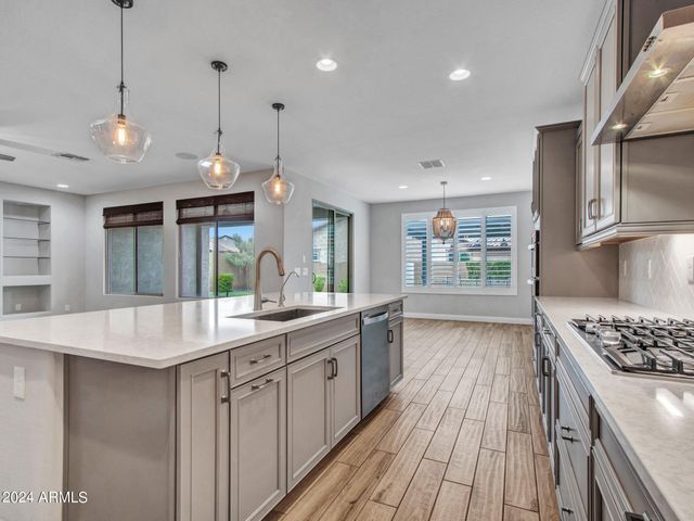 44529 N SONORAN ARROYO Lane, New River, AZ 85087