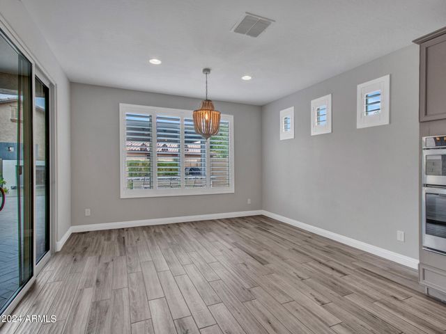 44529 N SONORAN ARROYO Lane, New River, AZ 85087