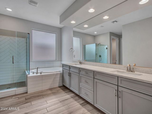 44529 N SONORAN ARROYO Lane, New River, AZ 85087