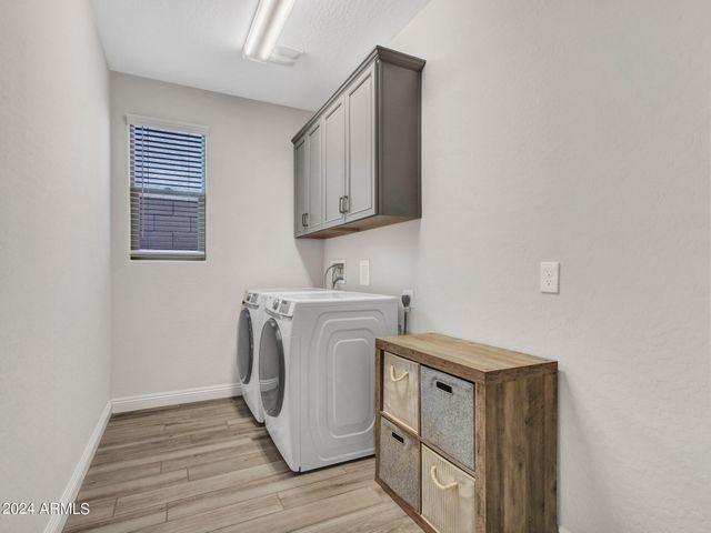 44529 N SONORAN ARROYO Lane, New River, AZ 85087