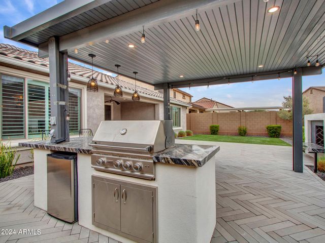 44529 N SONORAN ARROYO Lane, New River, AZ 85087