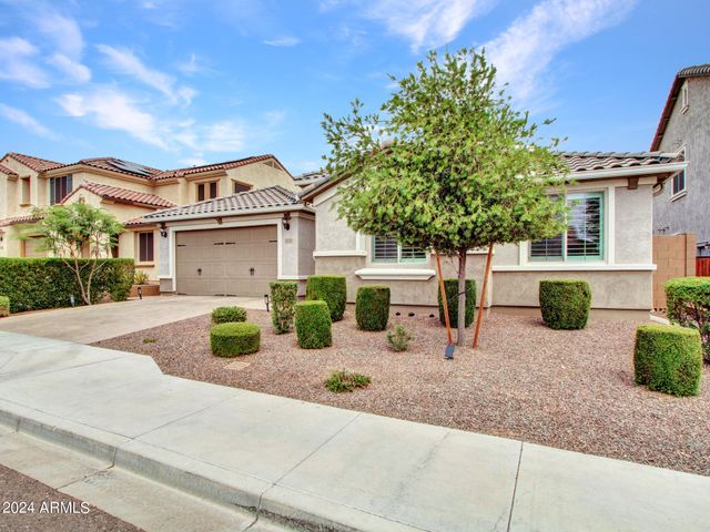 44529 N SONORAN ARROYO Lane, New River, AZ 85087