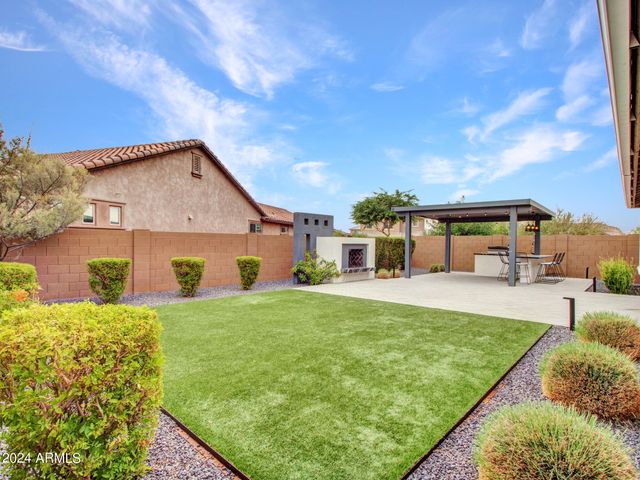 44529 N SONORAN ARROYO Lane, New River, AZ 85087