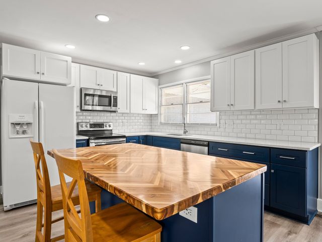 700 Bragg Cir, Tullahoma, TN 37388