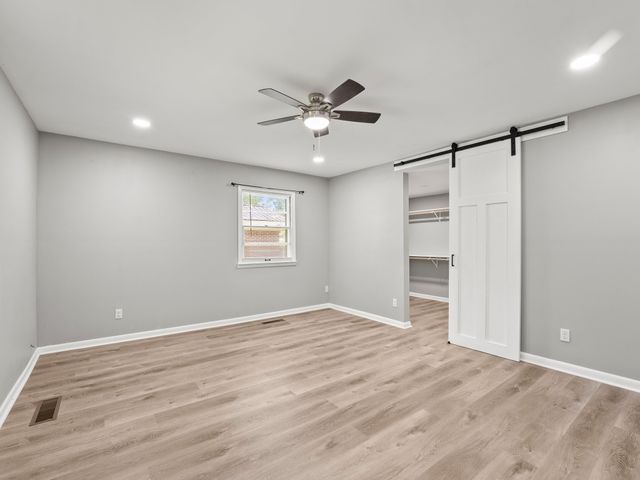 700 Bragg Cir, Tullahoma, TN 37388