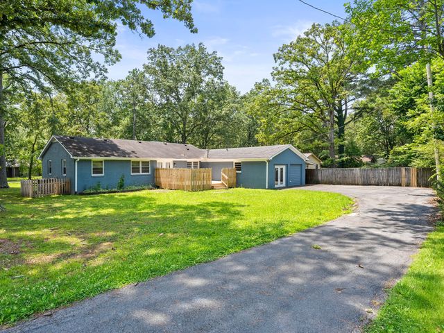 700 Bragg Cir, Tullahoma, TN 37388