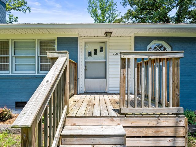 700 Bragg Cir, Tullahoma, TN 37388