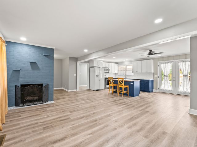 700 Bragg Cir, Tullahoma, TN 37388