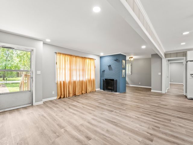 700 Bragg Cir, Tullahoma, TN 37388