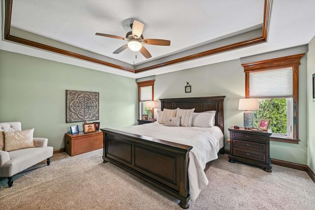910 Aster Court, Fairfax, IA 52228