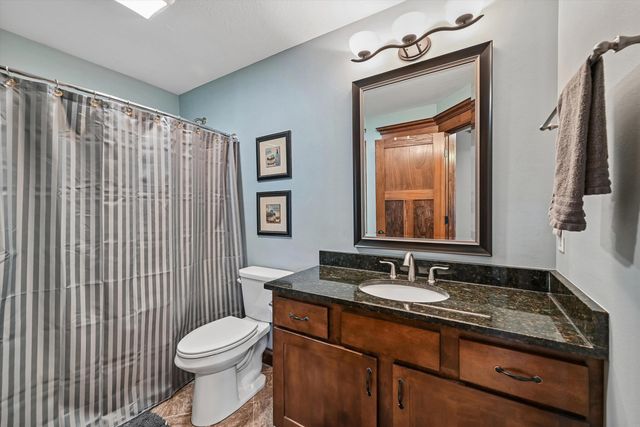 910 Aster Court, Fairfax, IA 52228