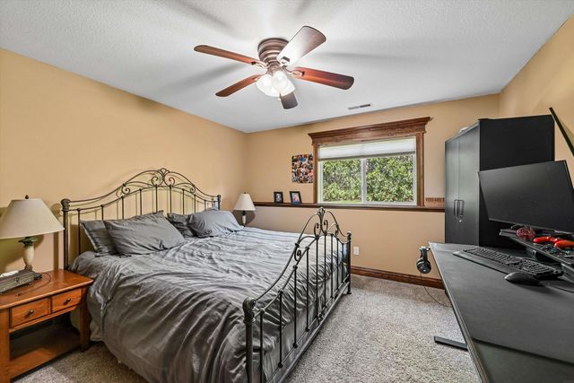910 Aster Court, Fairfax, IA 52228