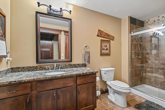 910 Aster Court, Fairfax, IA 52228