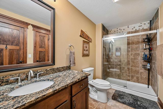 910 Aster Court, Fairfax, IA 52228