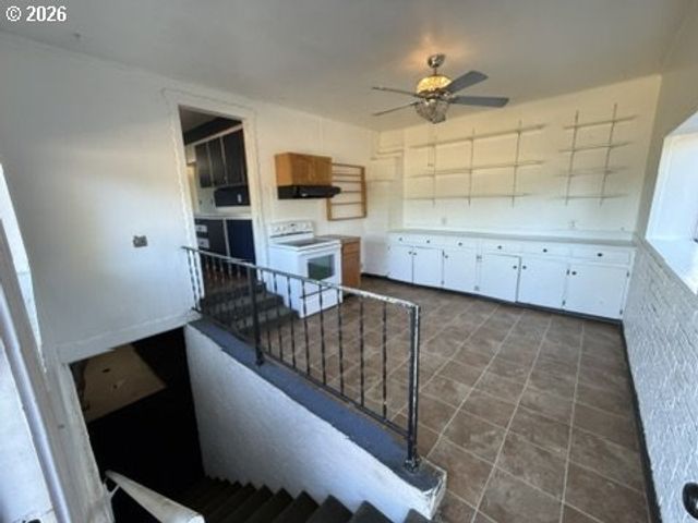 1902 Se 151ST Ave, Portland, OR 97233