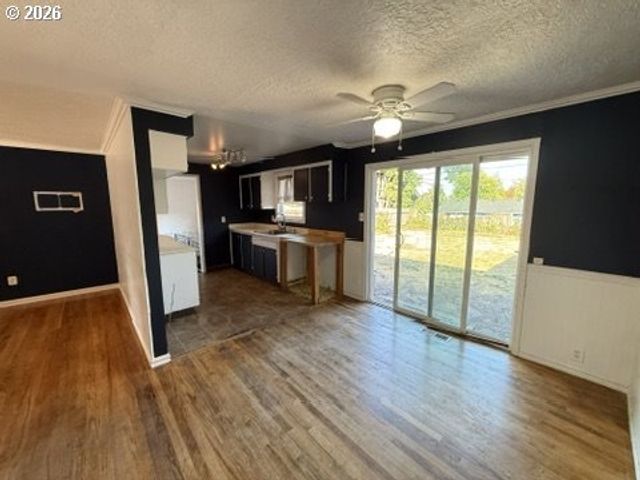 1902 Se 151ST Ave, Portland, OR 97233