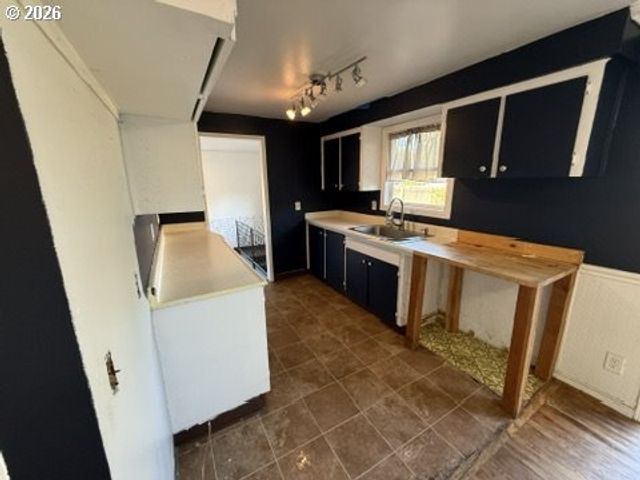 1902 Se 151ST Ave, Portland, OR 97233