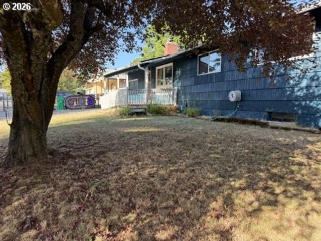 1902 Se 151ST Ave, Portland, OR 97233