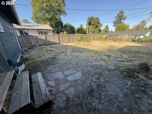 1902 Se 151ST Ave, Portland, OR 97233