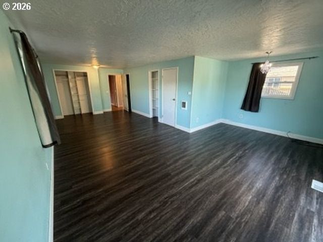 1902 Se 151ST Ave, Portland, OR 97233