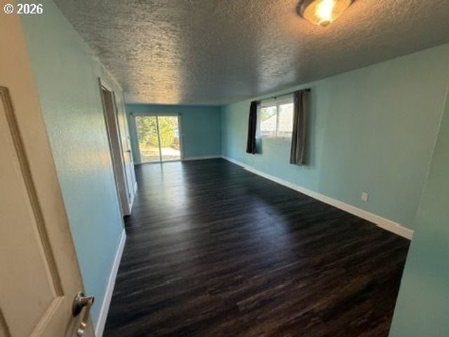 1902 Se 151ST Ave, Portland, OR 97233