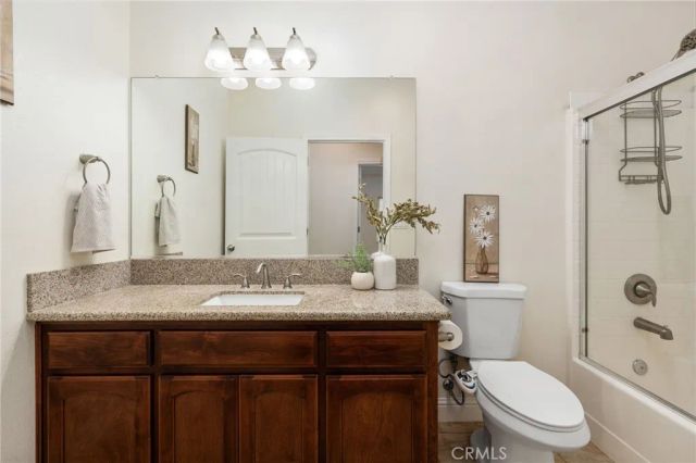 4670 N Constance, Fresno, CA 93722