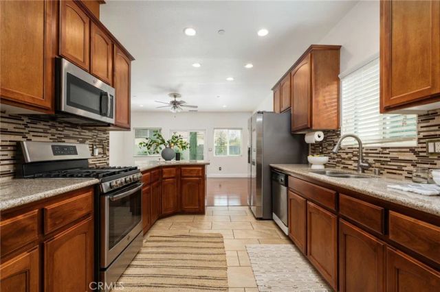 4670 N Constance, Fresno, CA 93722