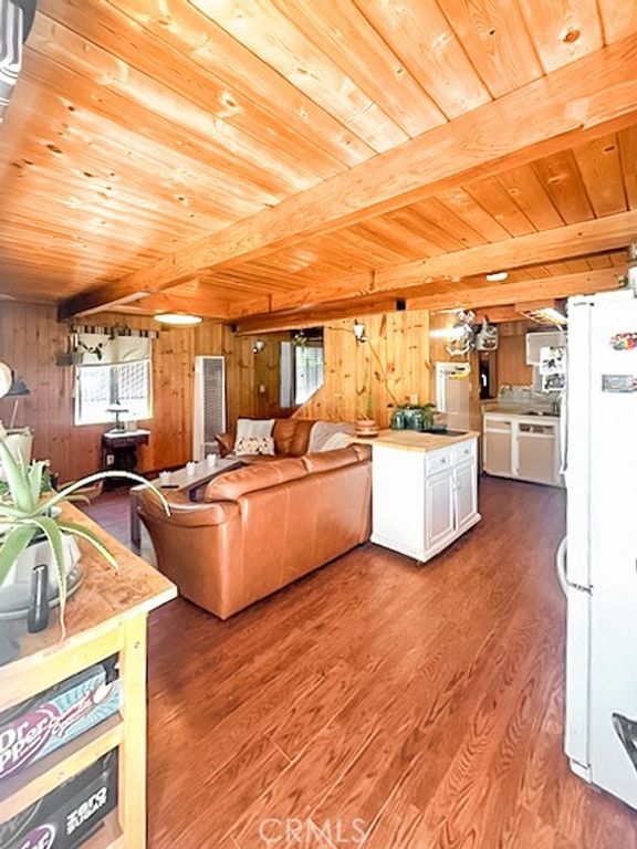 Image 3 of property listing at 213 E Mountain View, Big Bear City, CA 92314