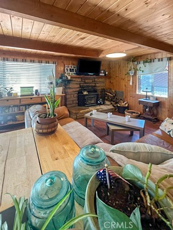 Image 5 of property listing at 213 E Mountain View, Big Bear City, CA 92314