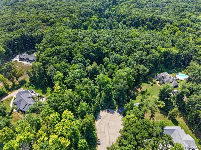 9776 Harbor Trail Drive, Whitmore Lake, MI 48189