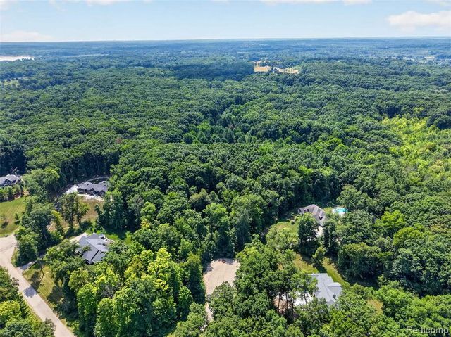 9776 Harbor Trail Drive, Whitmore Lake, MI 48189
