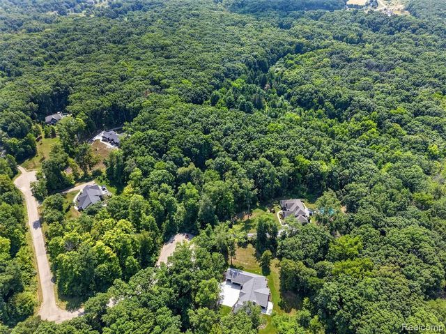 9776 Harbor Trail Drive, Whitmore Lake, MI 48189