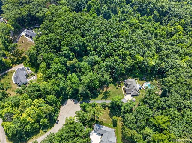9776 Harbor Trail Drive, Whitmore Lake, MI 48189