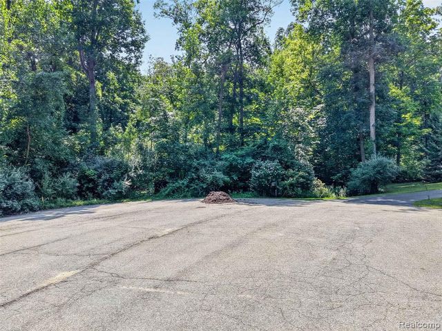 9776 Harbor Trail Drive, Whitmore Lake, MI 48189
