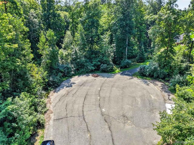 9776 Harbor Trail Drive, Whitmore Lake, MI 48189