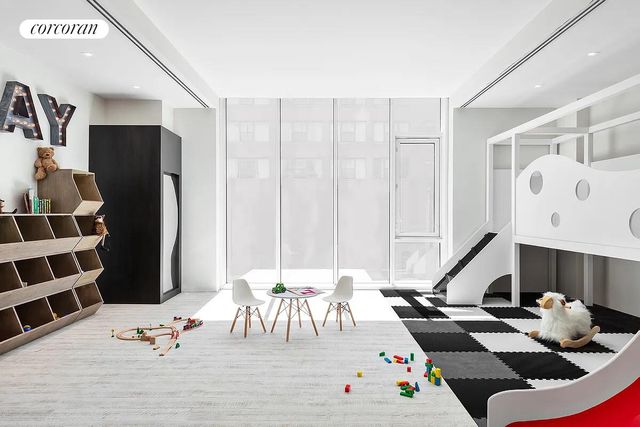 505 W 43rd St Apt 9C, New York City, NY 10036